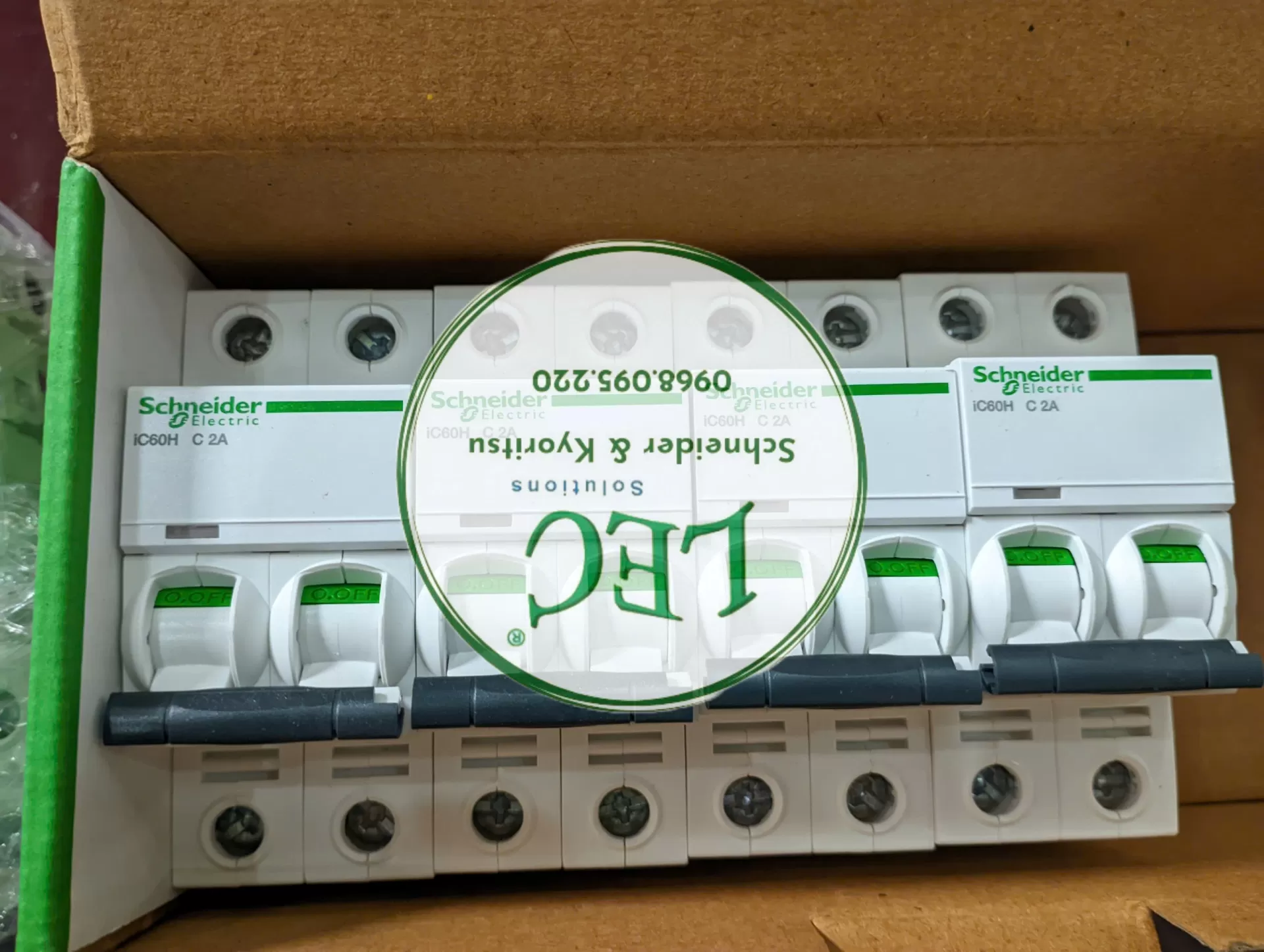 A9F84202 - Cầu dao tự động (MCB) Acti9 iC60H 2P 2A 10kA C