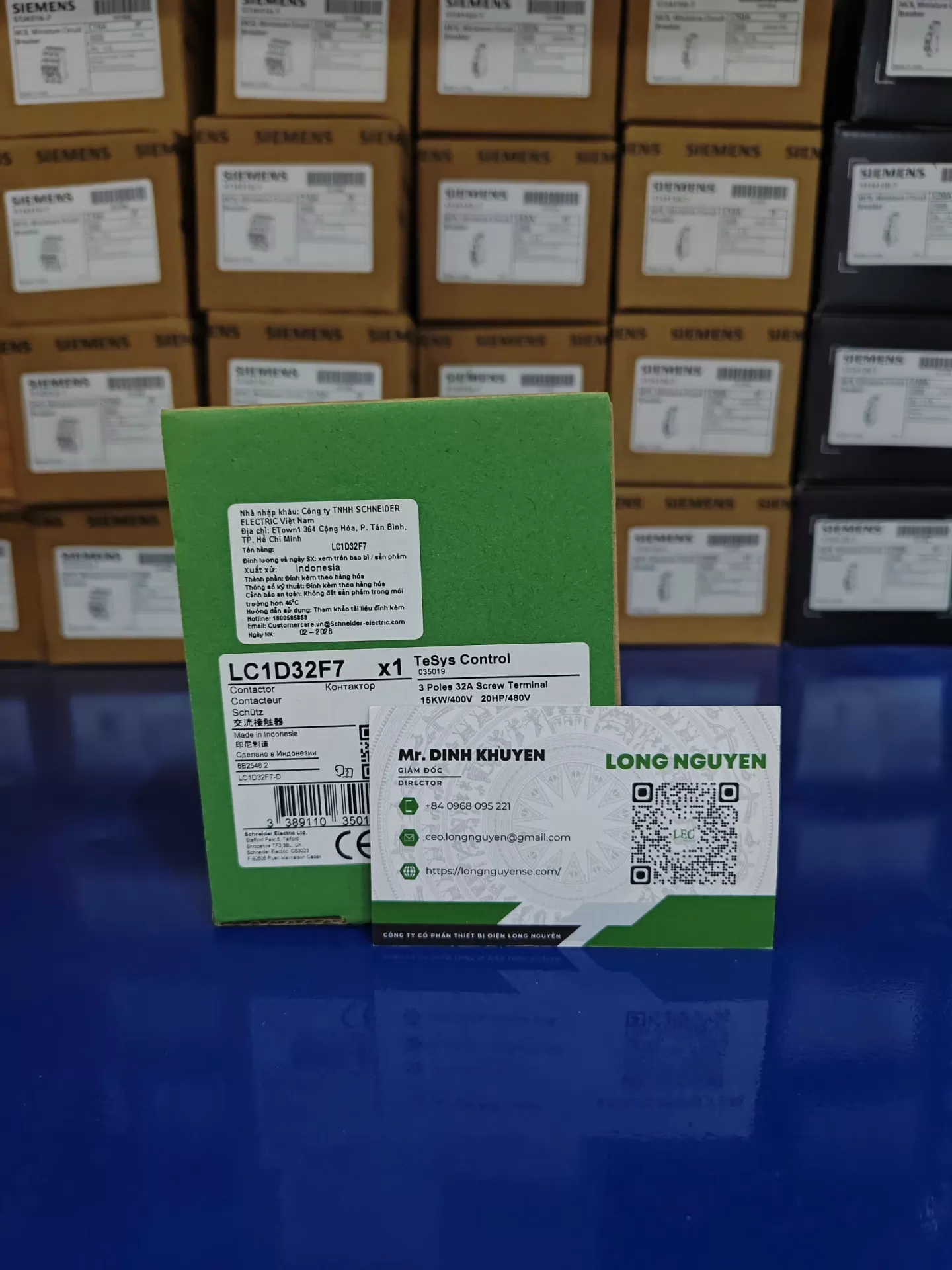 Khởi động từ LC1D32F7 - 3P(3 NO) - AC-3 -  440 V 32 A - 110 V AC coil