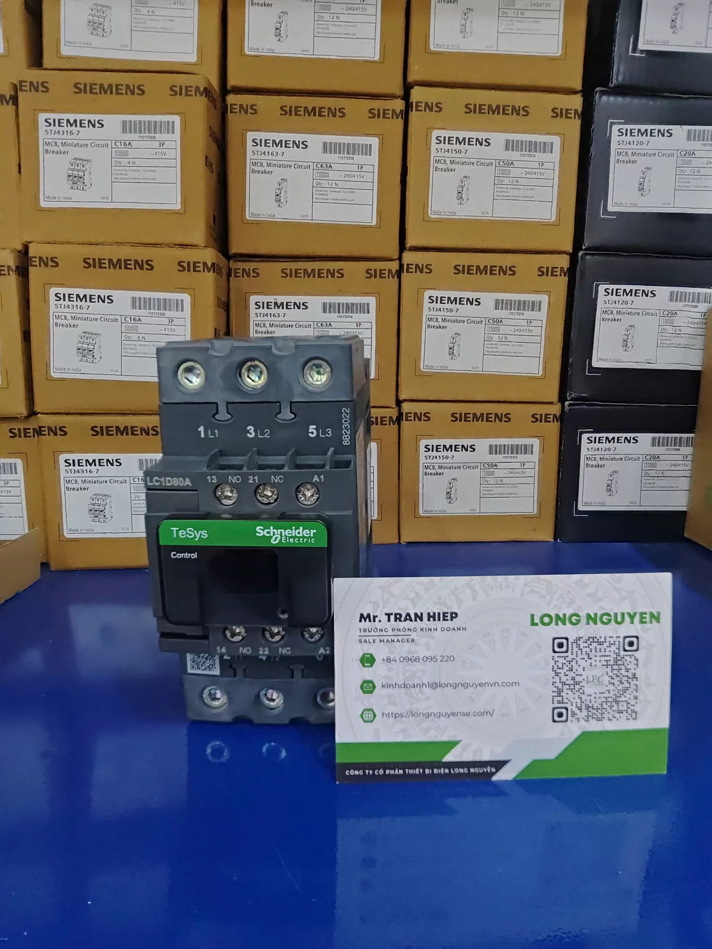 Khởi động từ LC1D80AM7 - 3P(3 NO) - AC-3 -  440. V 80A - 220 V AC coil