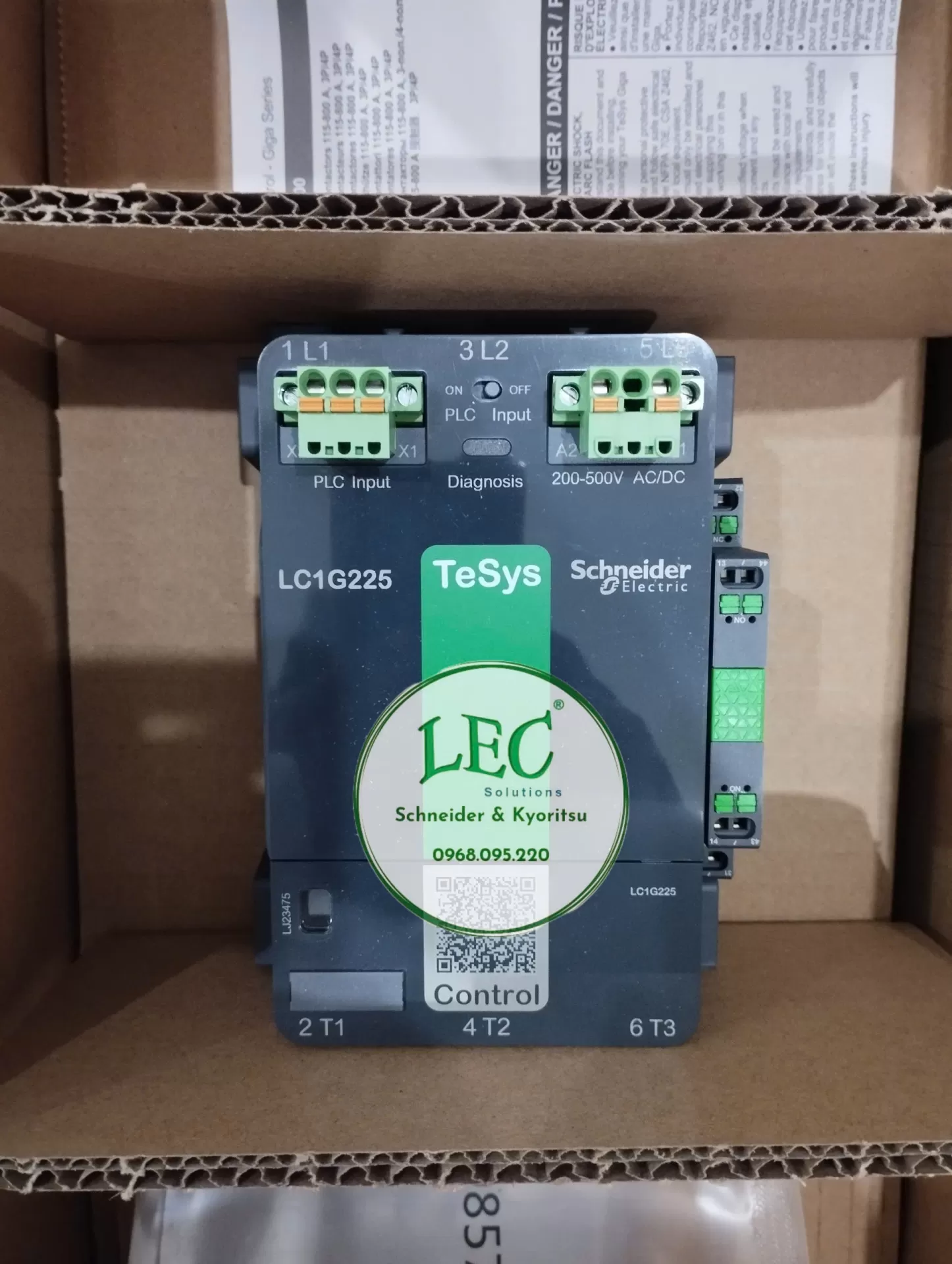 Công tắc tơ TeSys Giga LC1G225KUEN 3P (3NO), AC-3 440V 225A, cuộn dây AC / DC 110-250