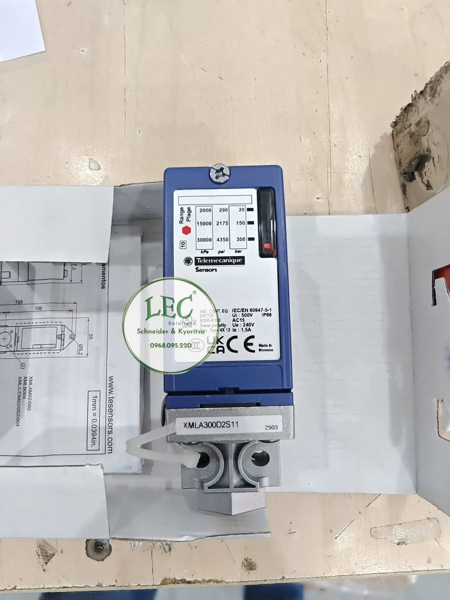 XMLA300D2S11 - Công tắc áp suất XMLA 300 bar - thang đo cố định 1 ngưỡng - 1 C/O. mũi tên.