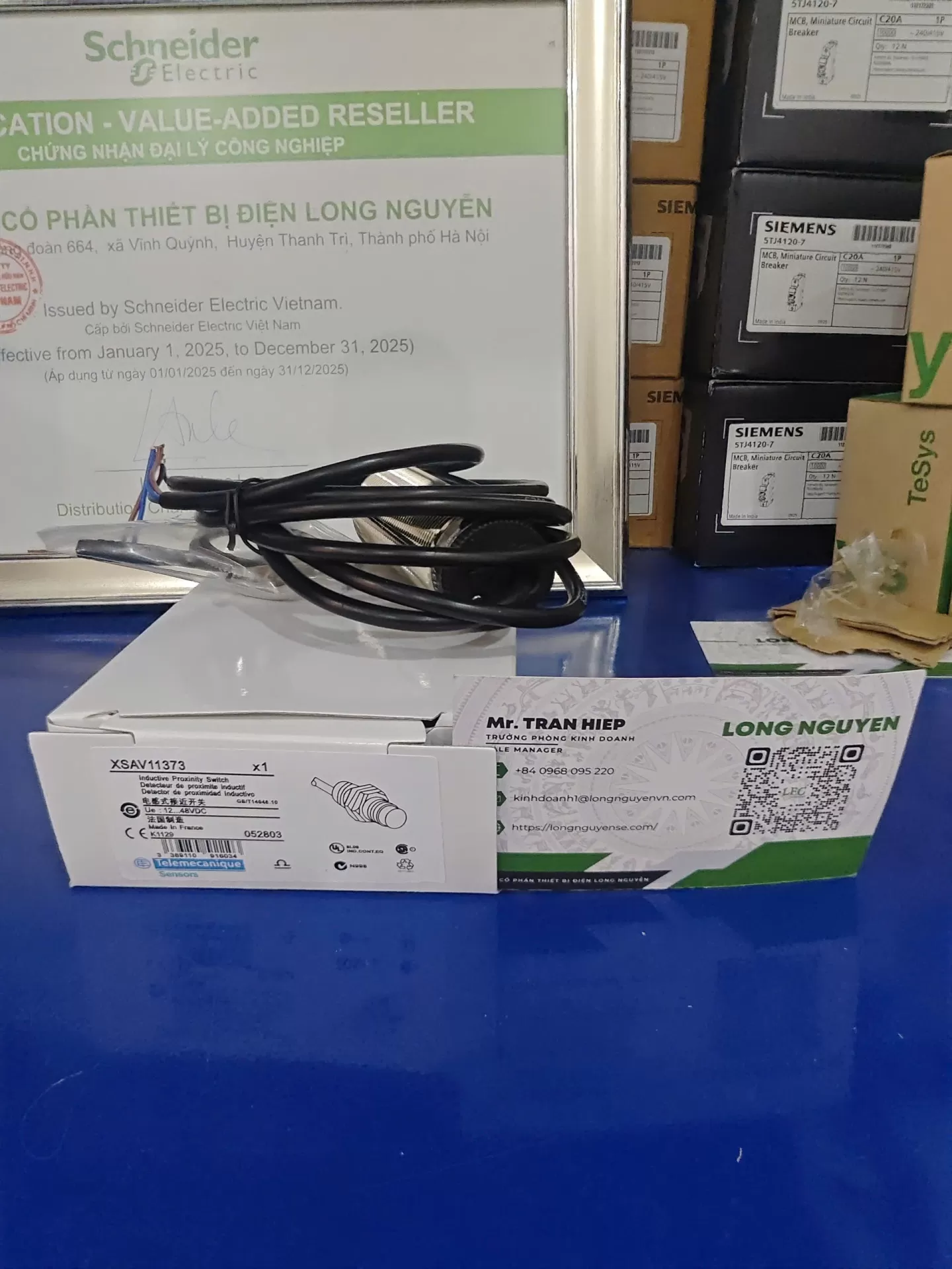XSAV11373 - Cảm biến tiệm cận cảm ứng