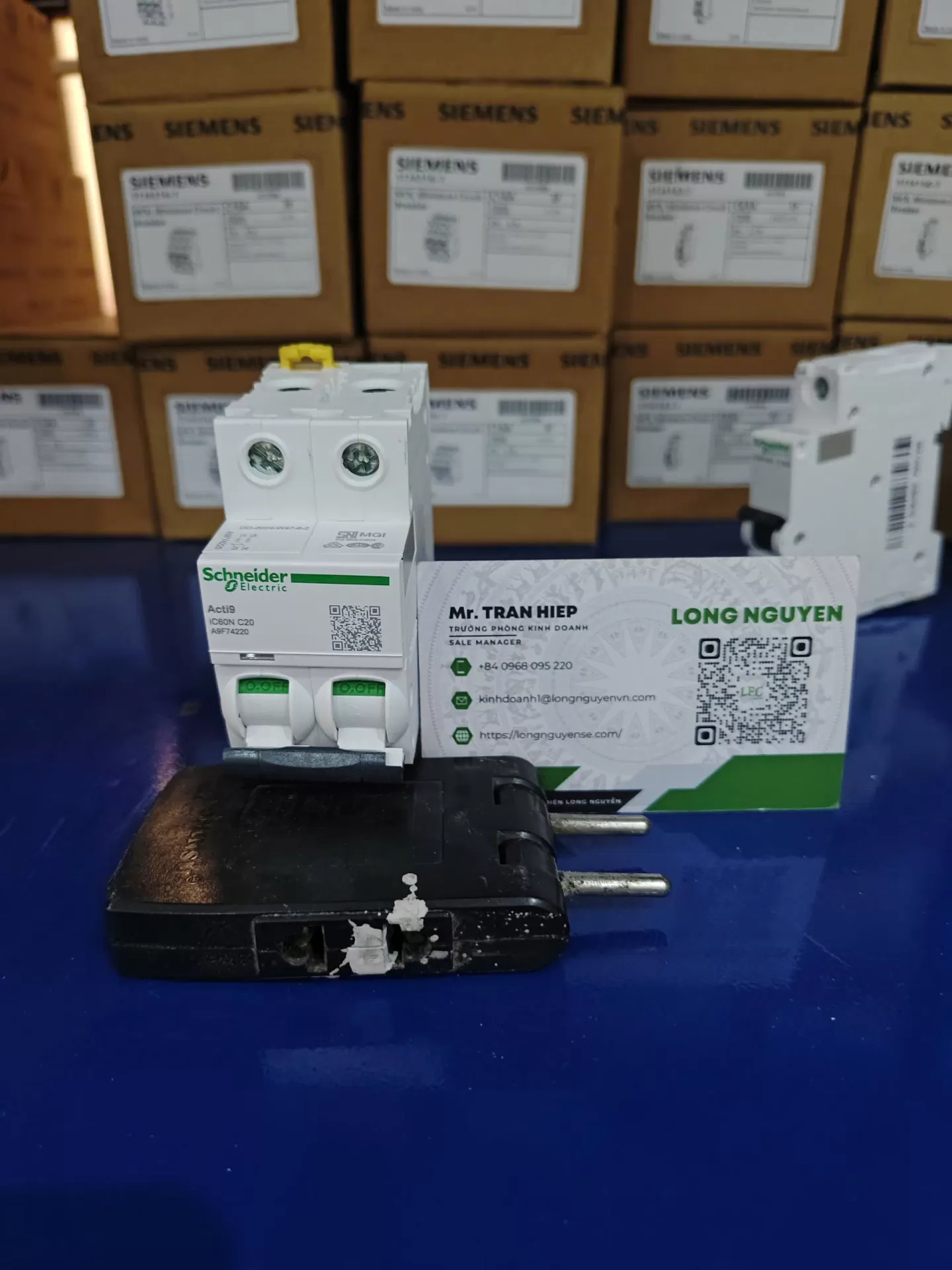 A9F74220 - Cầu dao tự động (MCB) Acti9 iC60N 2P 20A 6kA C