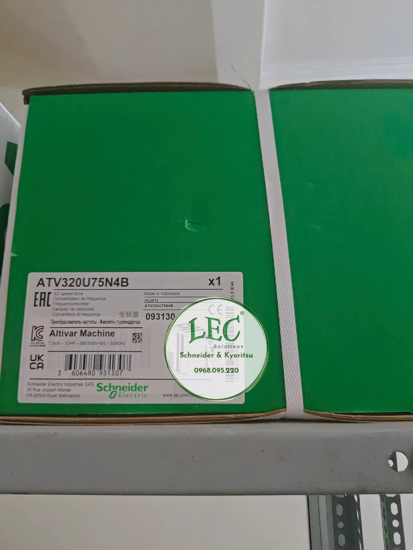 Biến tần ATV320U75N4B - ATV320 7,5KW 400V 3PH BOOK CONTROL