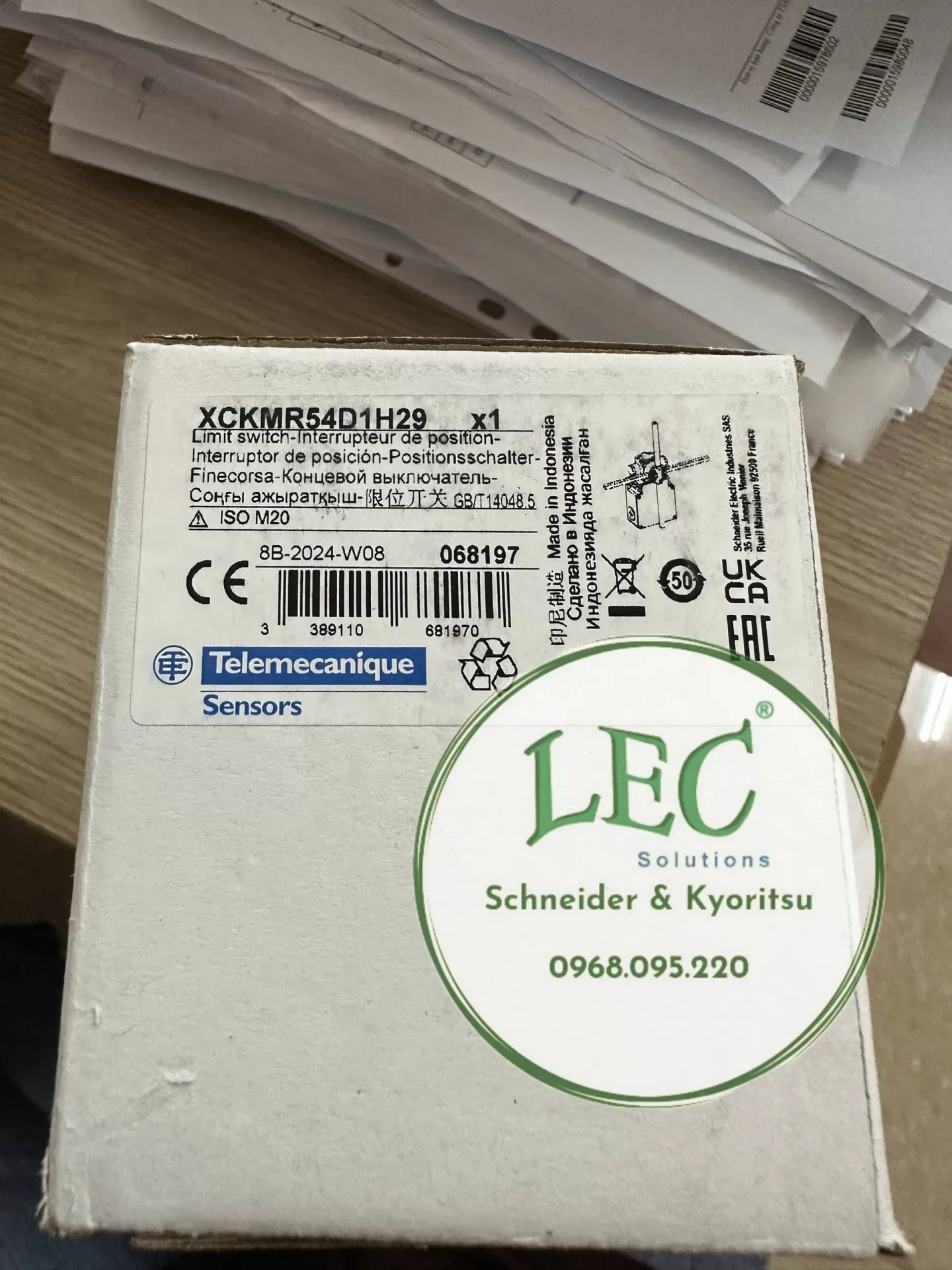 XCKMR54D1H29 - Công tắc hành trình limit switch