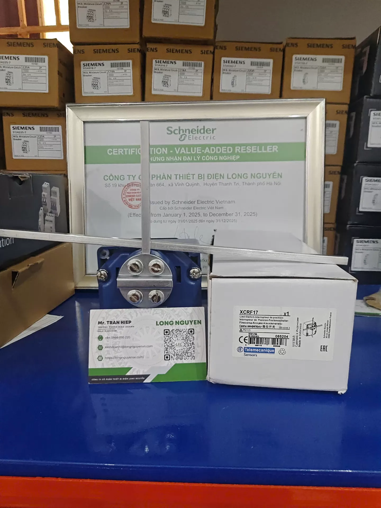 XCRF17 - Công tắc hành trình limit switch