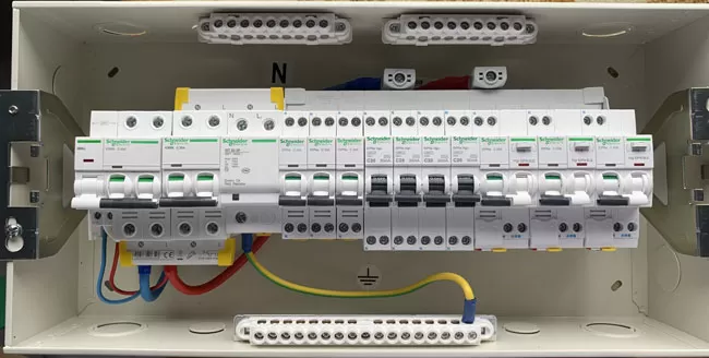Thiết Bị Quan Trọng Nhất Trong Tủ Điện Bảo Vệ Gia Đình Chuẩn