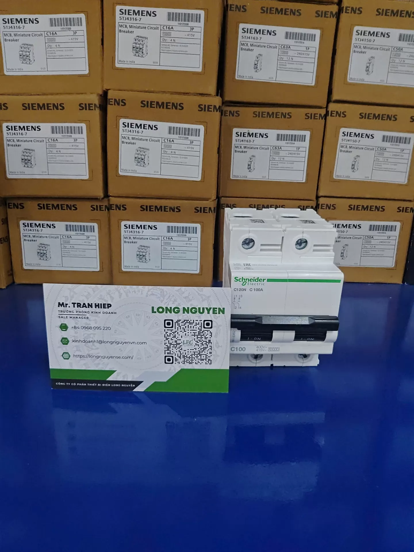 A9N18362 - Cầu dao tự động Acti9 MCB C120N 2P 100A C 10kA 415V