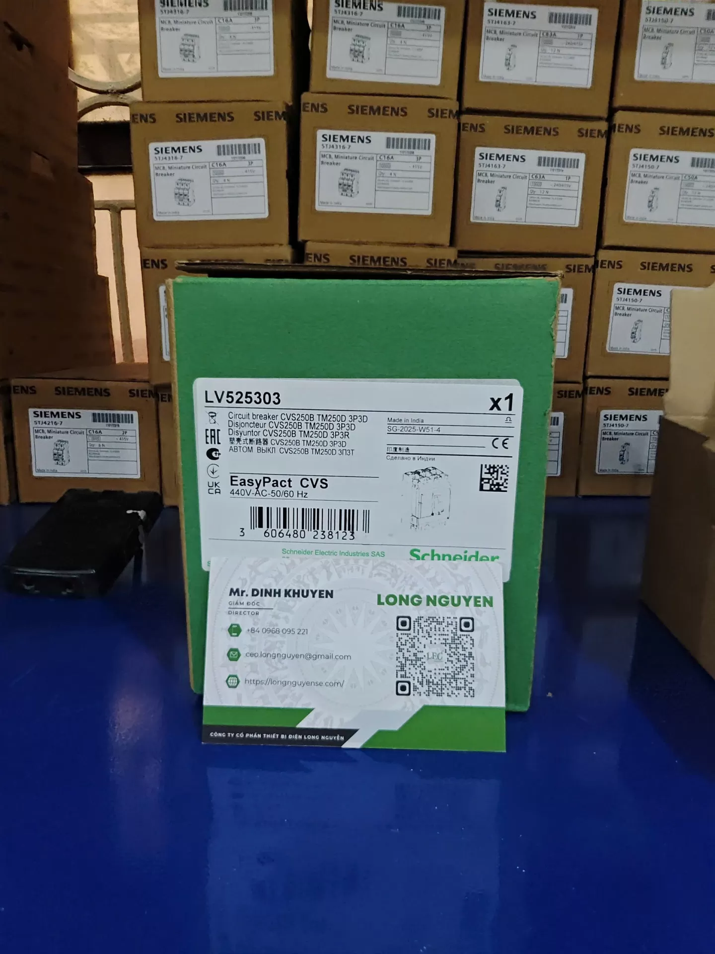 Cầu dao tự động MCCB CVS250B LV525302 - 3P 200A 25kA
