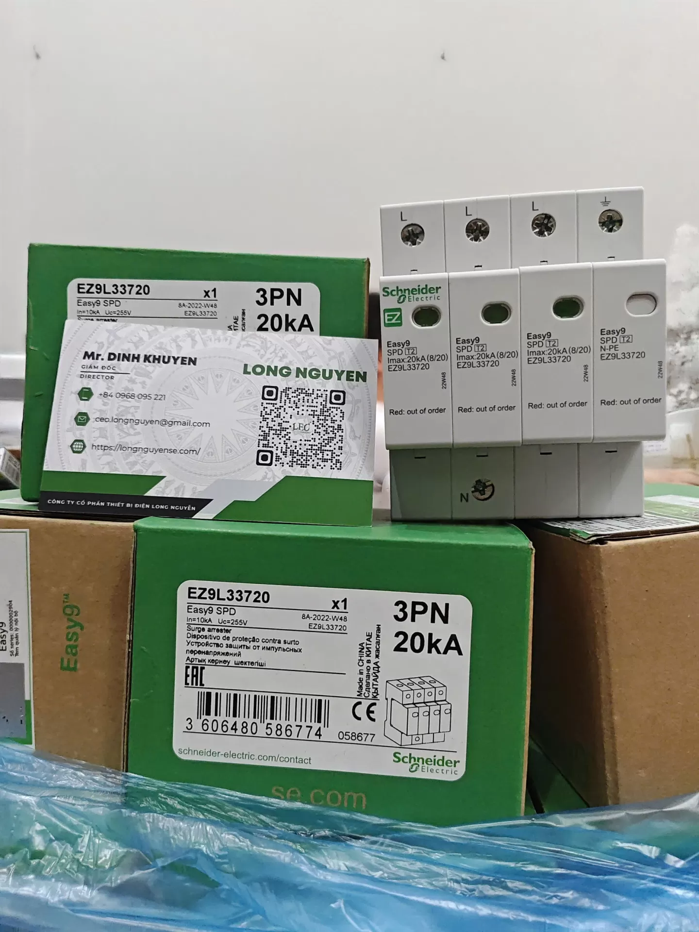 EZ9L33720 - Bộ chống sét lan truyền Easy9 SPD, 3P+N, 20kA