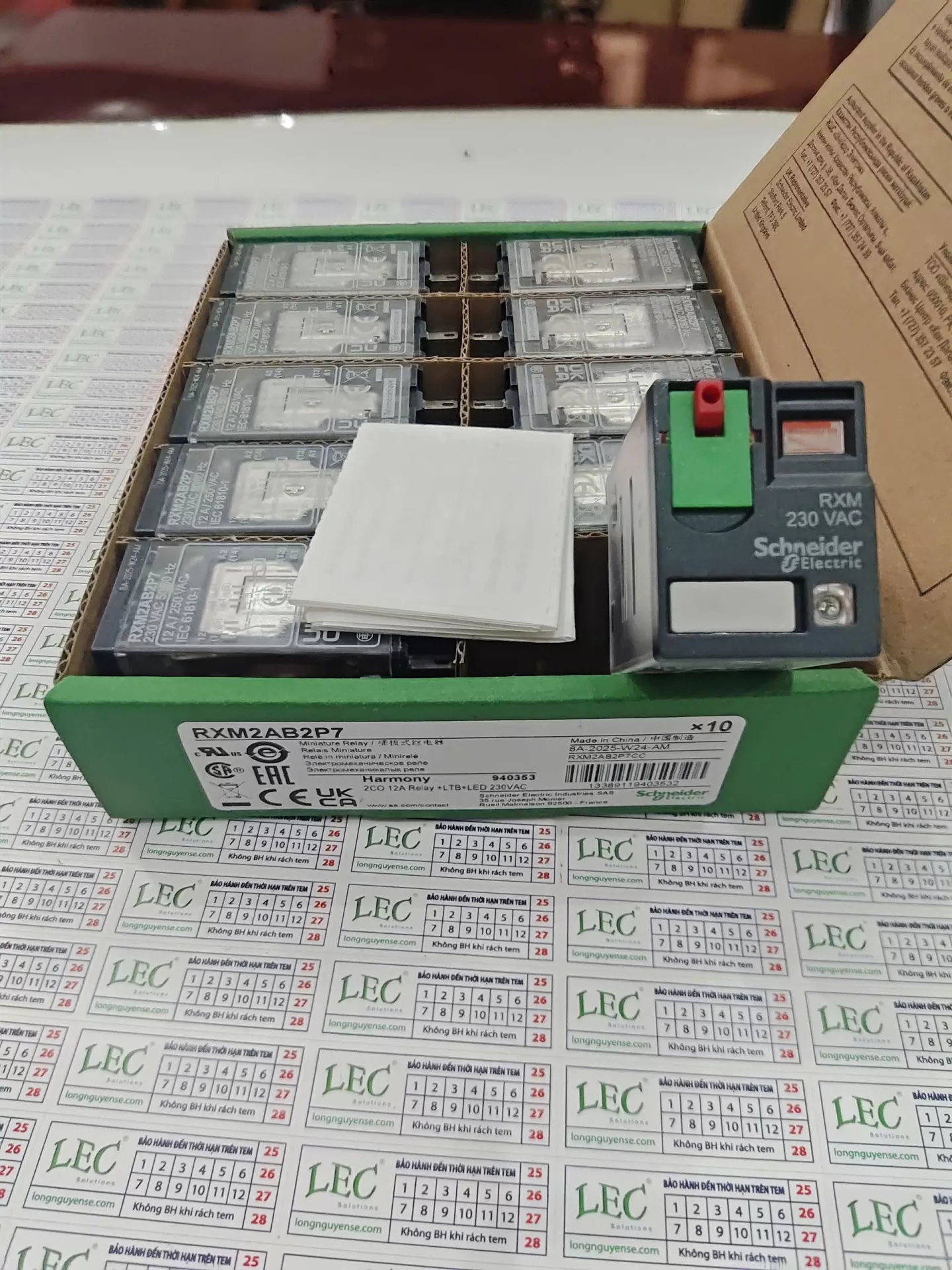 RXM2AB2P7 - Rơ le trung gian RXM 8 chân 2CO 12A 230VAC Schneider