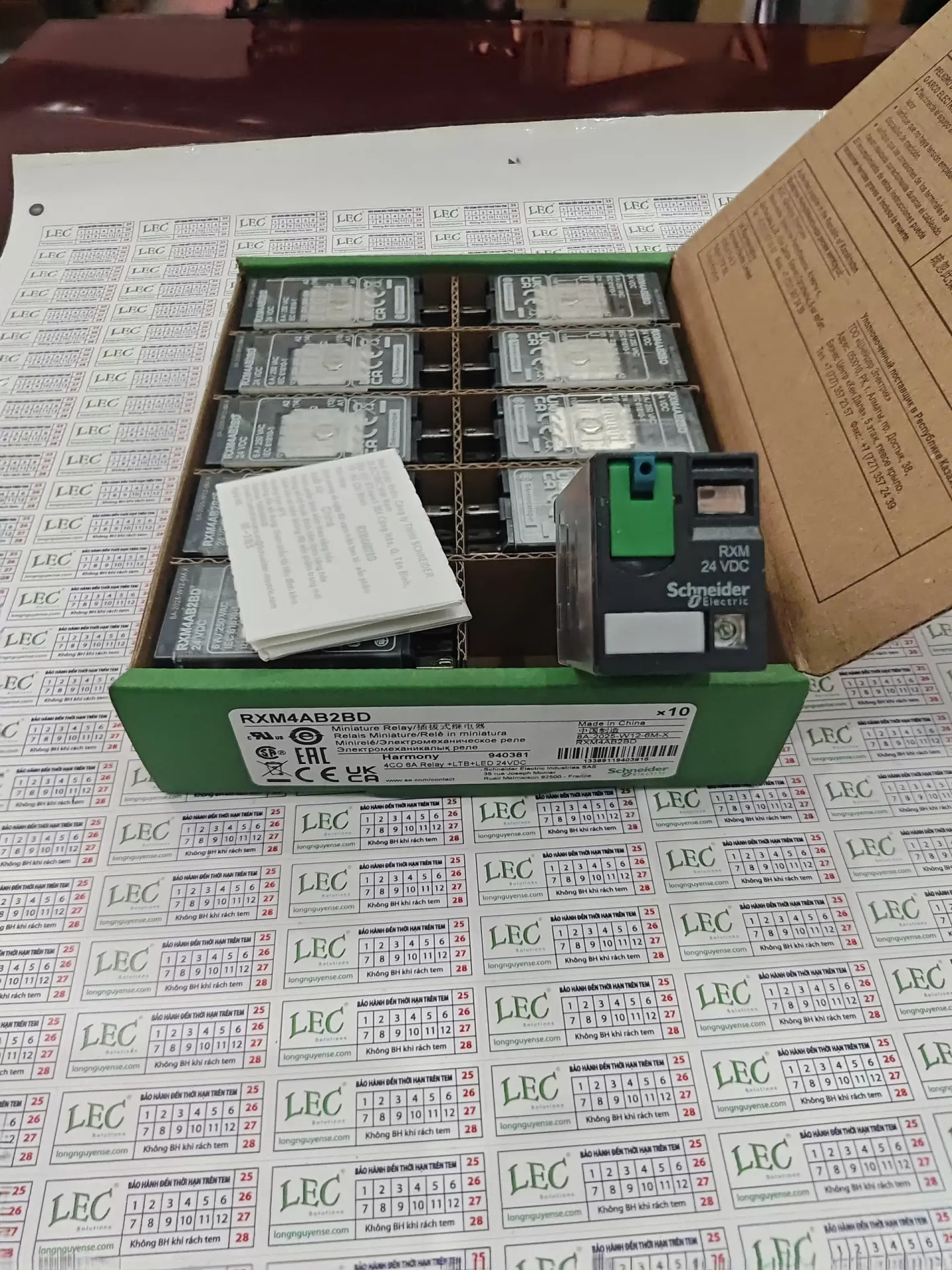 RXM4AB2BD - Rơ le trung gian RXM 4CO 6A 24VDC Schneider